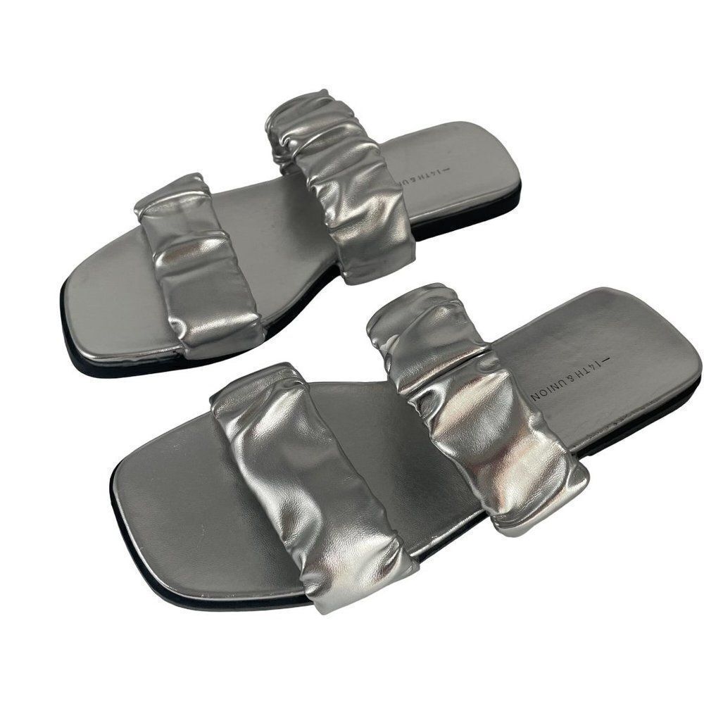 Silver Metallic Puffy Padded Sandal Shoe Square Toe Sz 5 Summer Vacation Casual - Picture 2 of 7